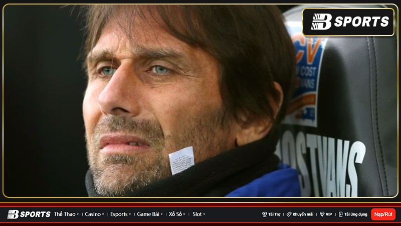 Conte đã đi kiểm tra sức khỏe và được bác sĩ khuyên nên ở lại Italia cùng gia đình để tiếp tục hồi phục hoàn toàn Conte đã đi kiểm tra sức khỏe và được bác sĩ khuyên nên ở lại Italia cùng gia đình để tiếp tục hồi phục hoàn toàn