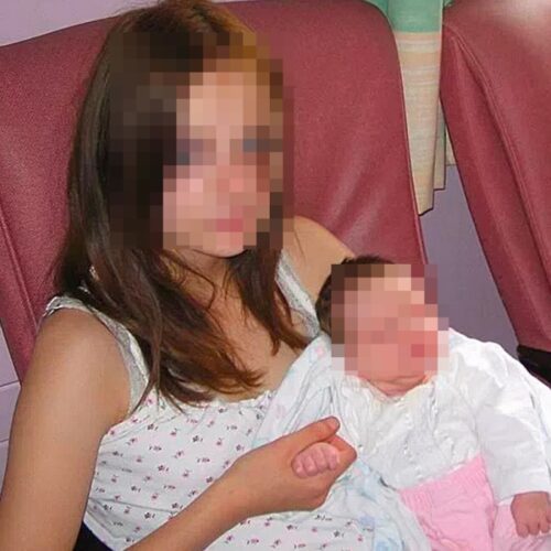 2 mẹ con bé 2 mẹ con bé
