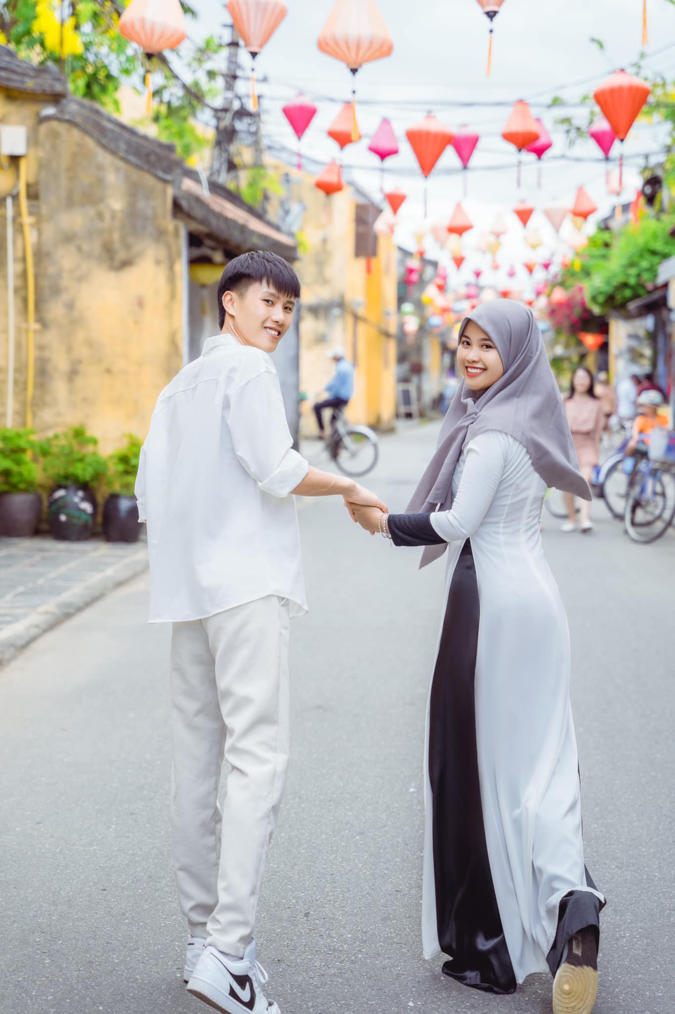 Cặp đôi hot Tiktok Vidhia và Đạt Villa Cặp đôi hot Tiktok Vidhia và Đạt Villa