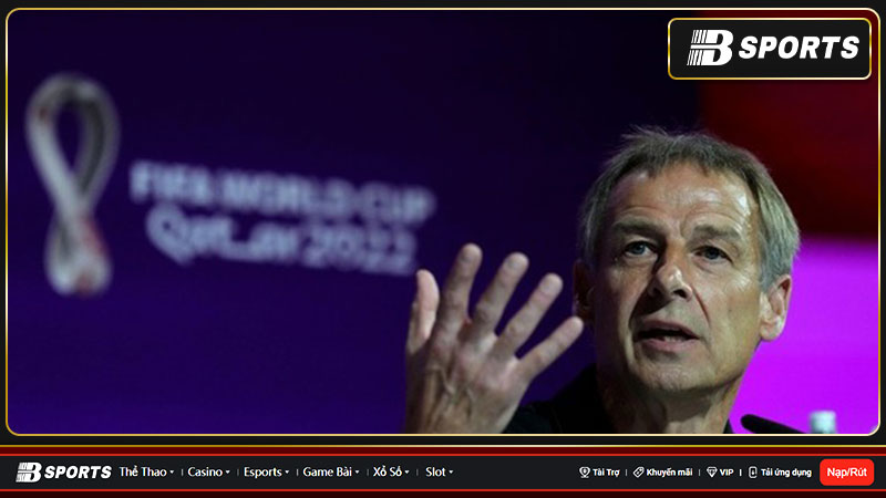 Jurgen Klinsmann là một cựu tiền đạo hàng đầu Jurgen Klinsmann là một cựu tiền đạo hàng đầu