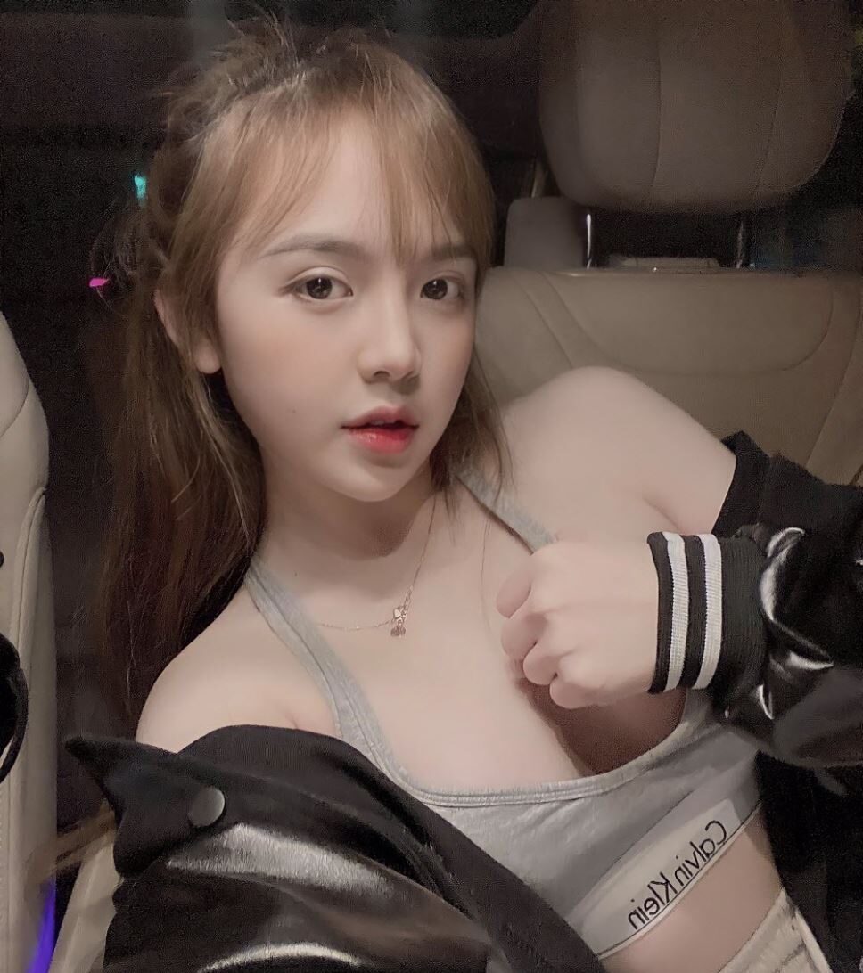 Phong cách của cô nàng ở thời điểm hiện tại Phong cách của cô nàng ở thời điểm hiện tại