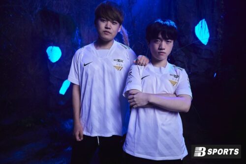 Cặp bot Gumayusi Keria đưa T1 vé vào Playoffs LCK đầu tiên Cặp bot Gumayusi Keria đưa T1 vé vào Playoffs LCK đầu tiên